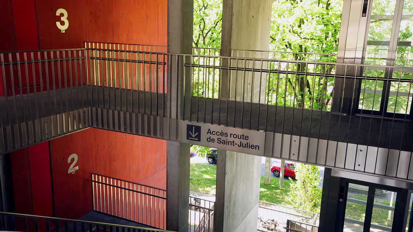 Signalétique-vigne-rouge-entresols